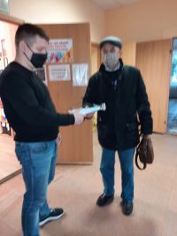 Акция по раздаче медицинских масок по инициативе Губернатора Ленинградской области