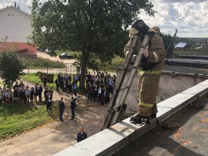 Пожарно-тактические учения на базе МКОУ "Сельцовская СОШ"